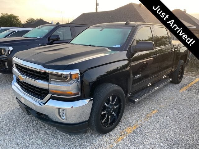 2018 Chevrolet Silverado 1500 LT in Black — front three-quarter view